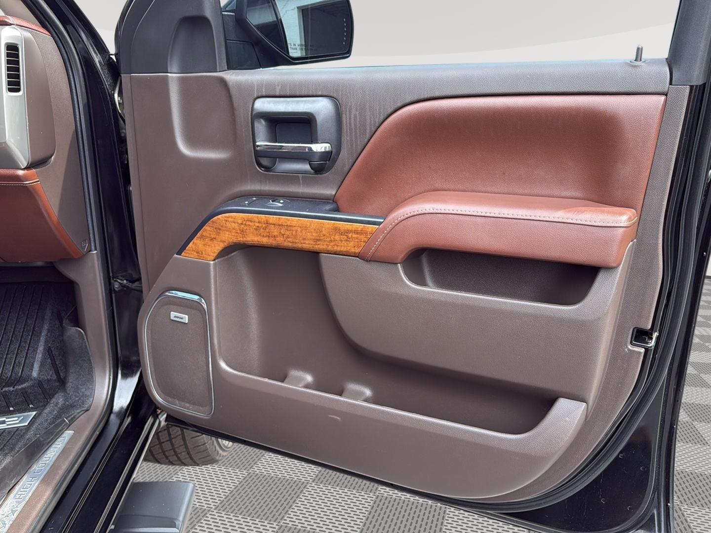 2016 Chevrolet Silverado 1500 High Country photo 35