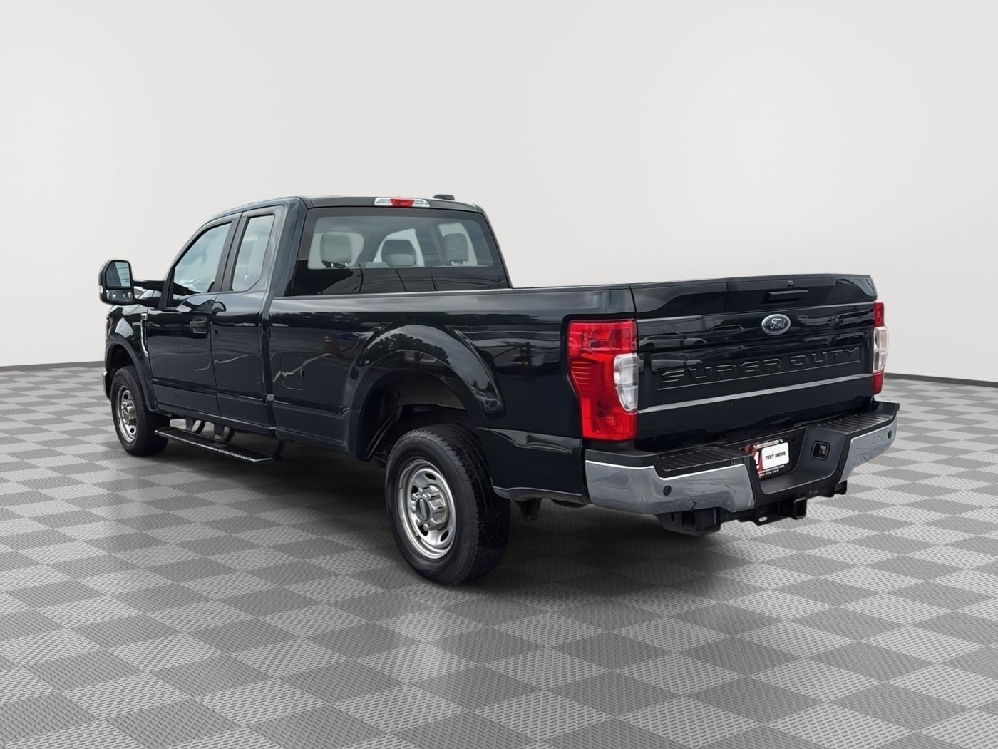 2022 Ford F-250 XL photo 3