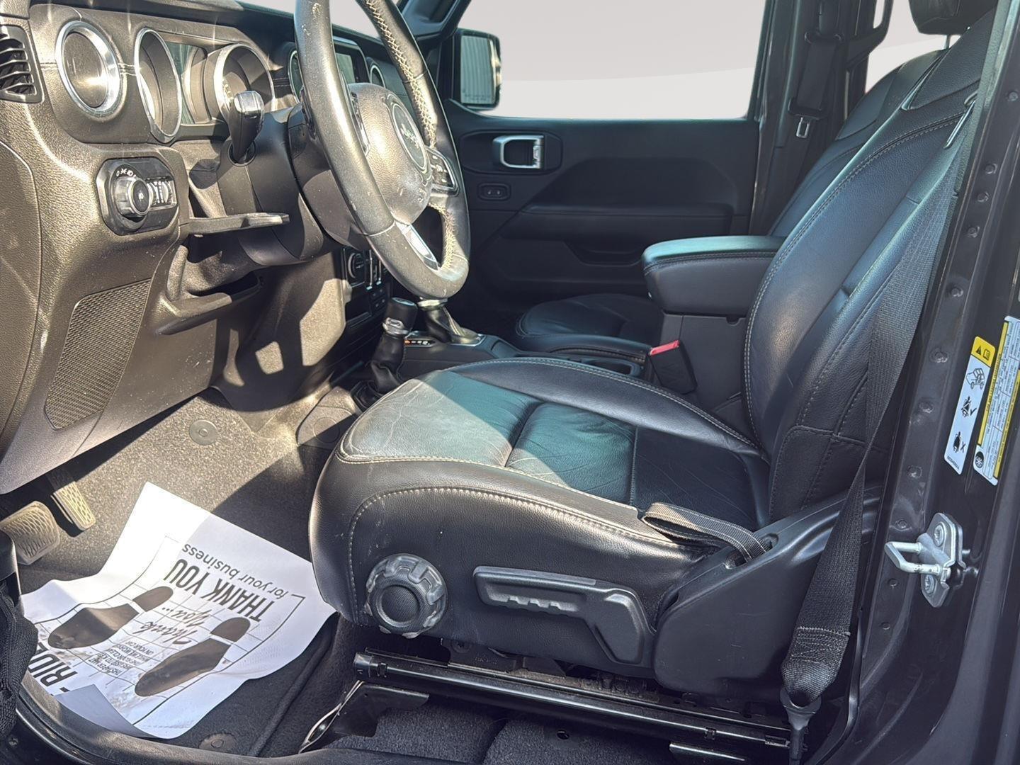 2018 Jeep Wrangler Unlimited Sahara photo 13
