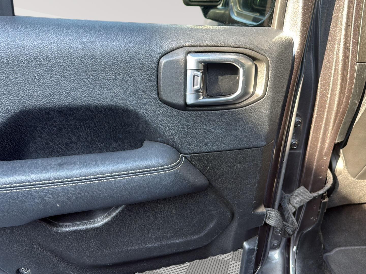 2018 Jeep Wrangler Unlimited Sahara photo 19
