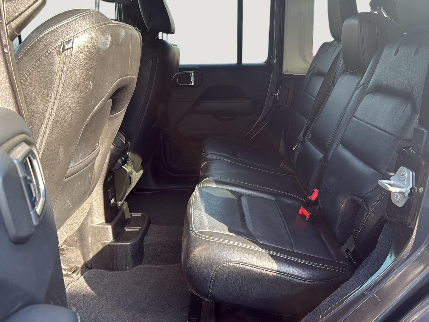 2018 Jeep Wrangler Unlimited Sahara photo 20