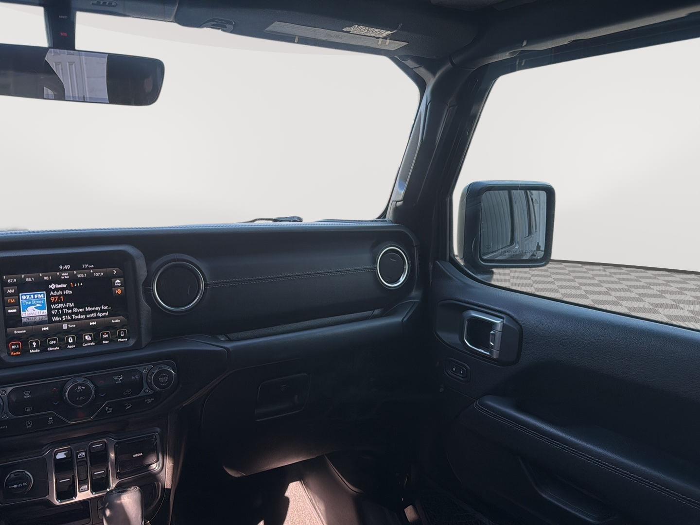 2018 Jeep Wrangler Unlimited Sahara photo 28