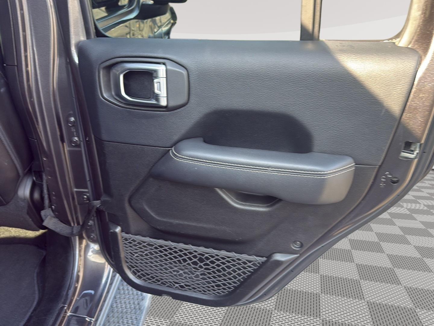 2018 Jeep Wrangler Unlimited Sahara photo 29