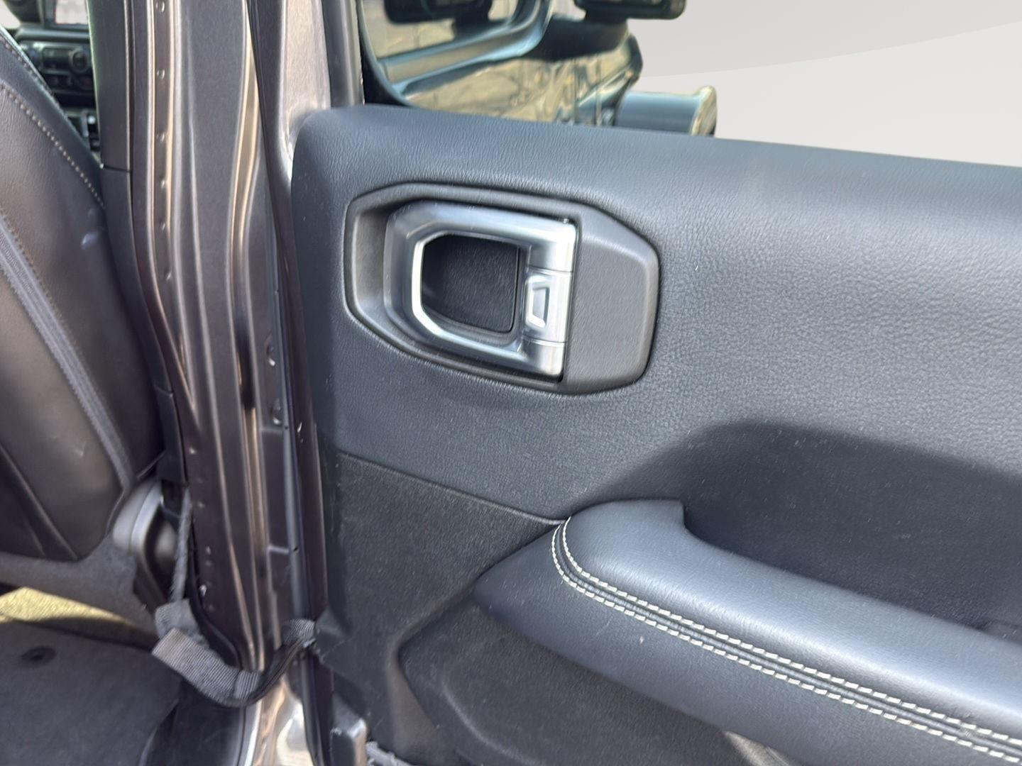 2018 Jeep Wrangler Unlimited Sahara photo 30