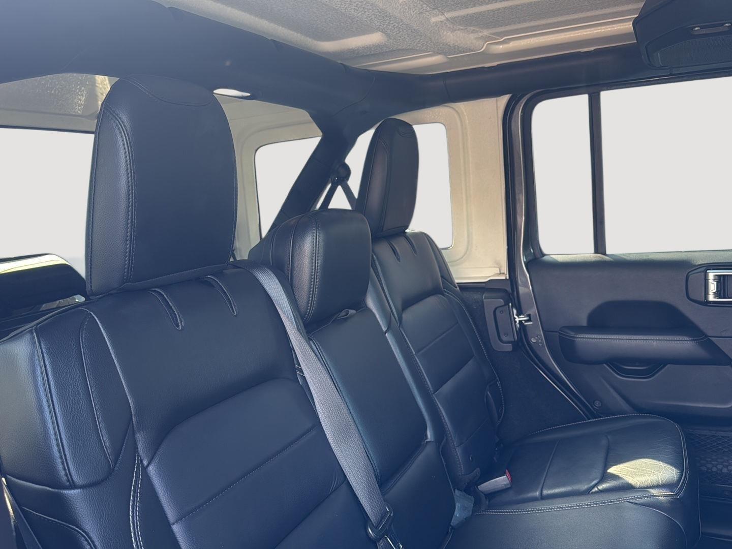 2018 Jeep Wrangler Unlimited Sahara photo 34