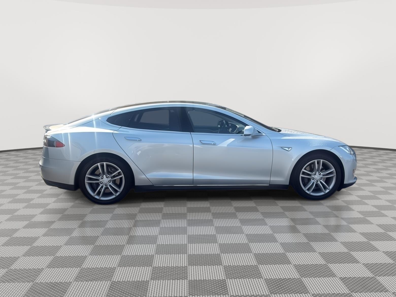 2014 Tesla Model S 85 photo 6