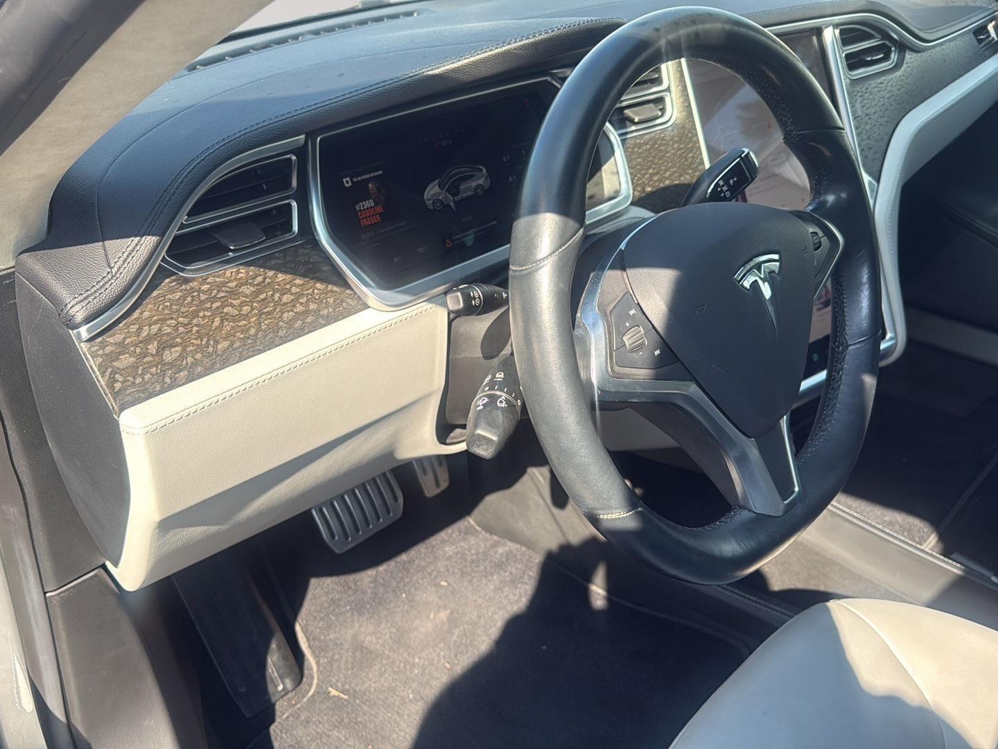 2014 Tesla Model S 85 photo 11