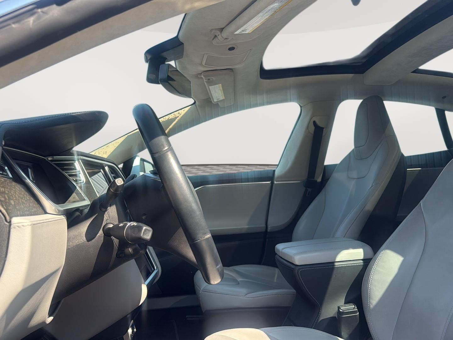 2014 Tesla Model S 85 photo 14