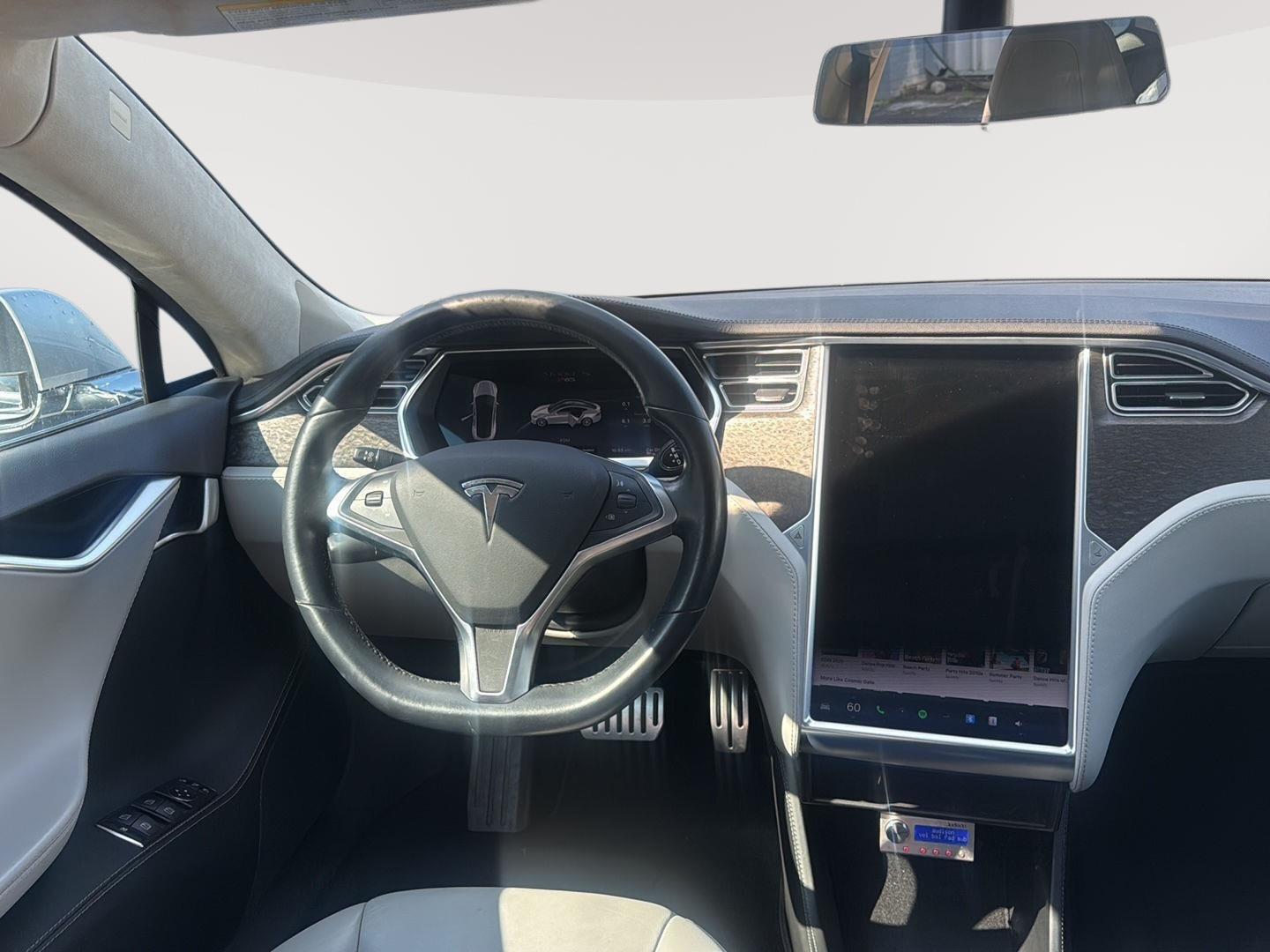 2014 Tesla Model S 85 photo 23