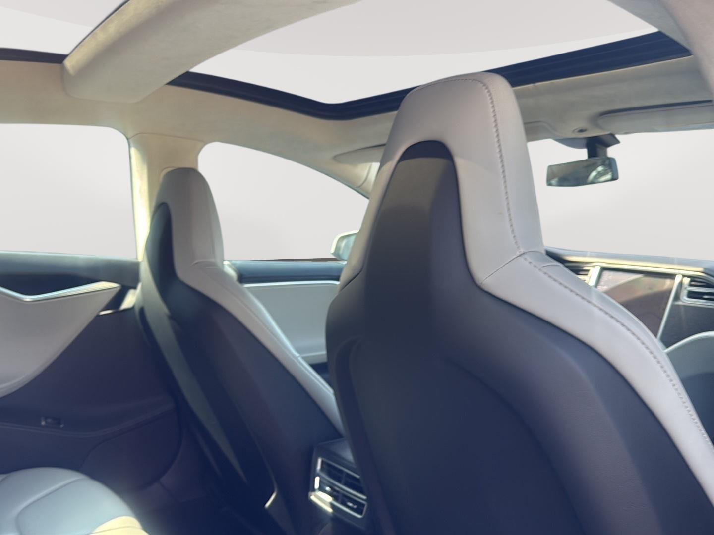 2014 Tesla Model S 85 photo 32