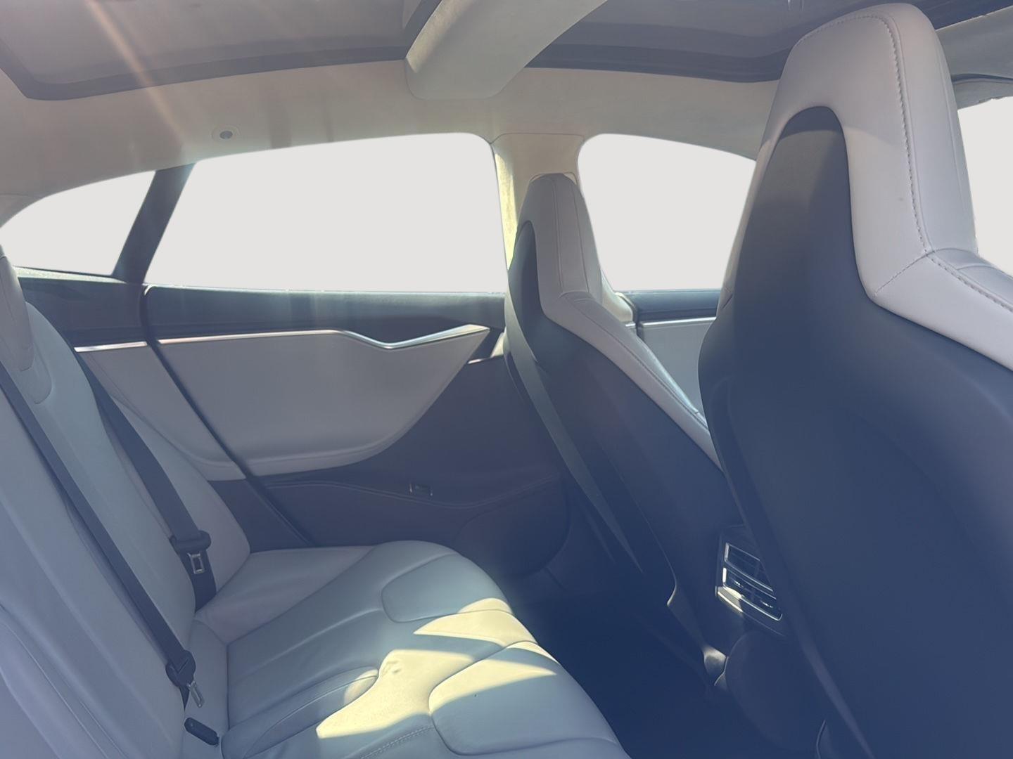 2014 Tesla Model S 85 photo 33