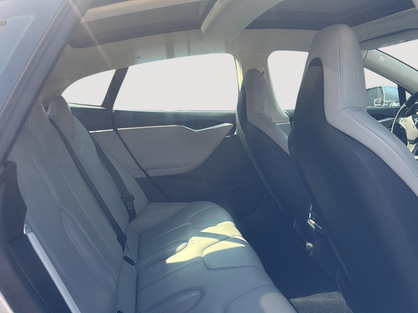 2014 Tesla Model S 85 photo 34