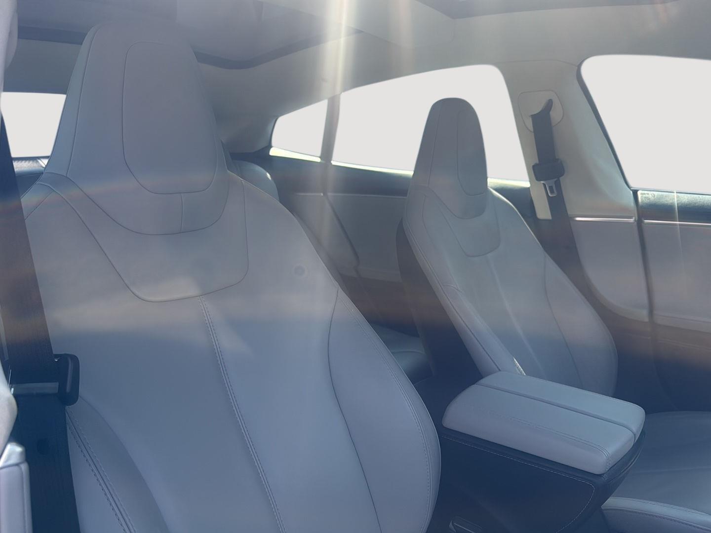 2014 Tesla Model S 85 photo 43