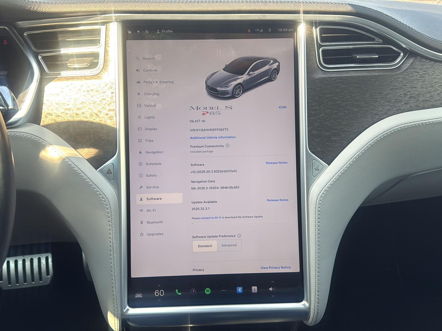 2014 Tesla Model S 85 photo 45
