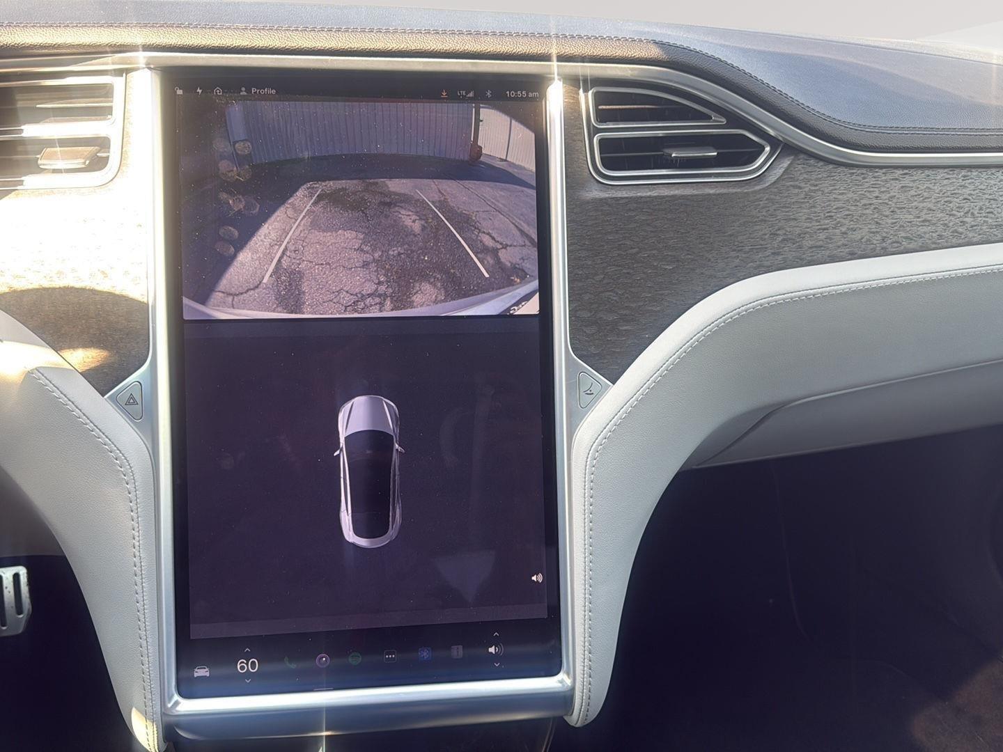 2014 Tesla Model S 85 photo 46