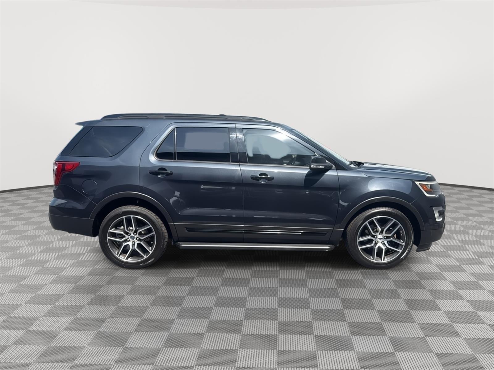 2017 Ford Explorer Sport photo 5