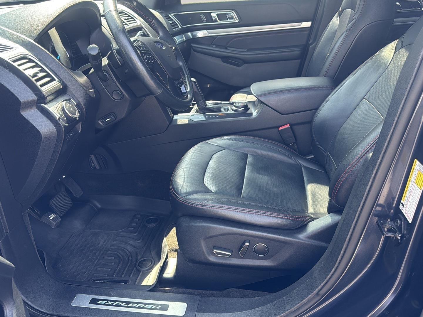 2017 Ford Explorer Sport photo 12