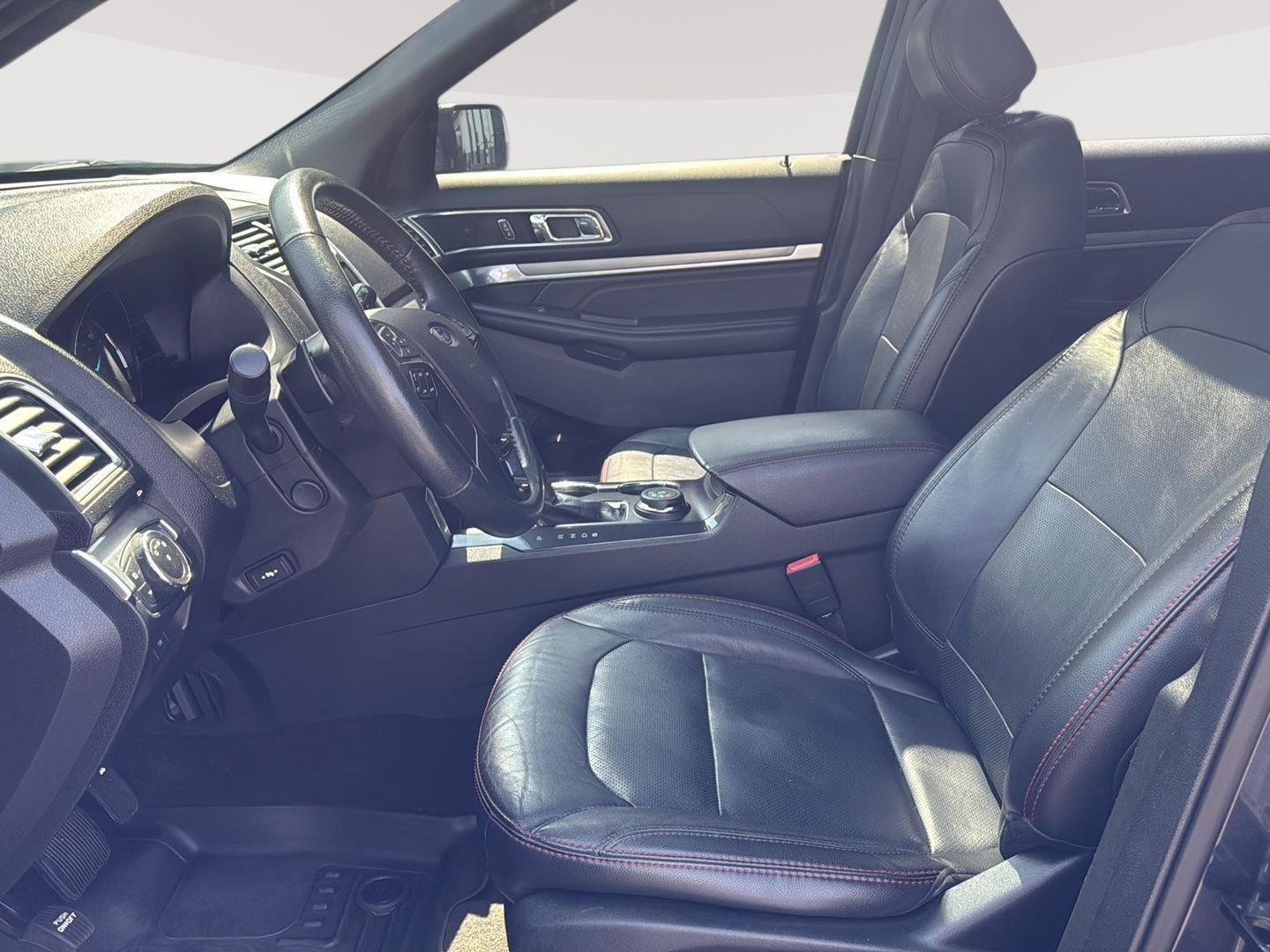 2017 Ford Explorer Sport photo 13