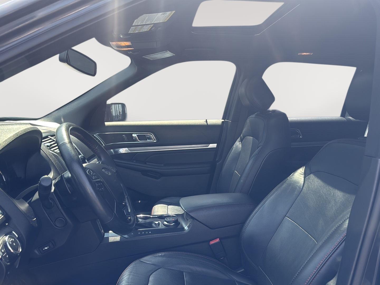2017 Ford Explorer Sport photo 14
