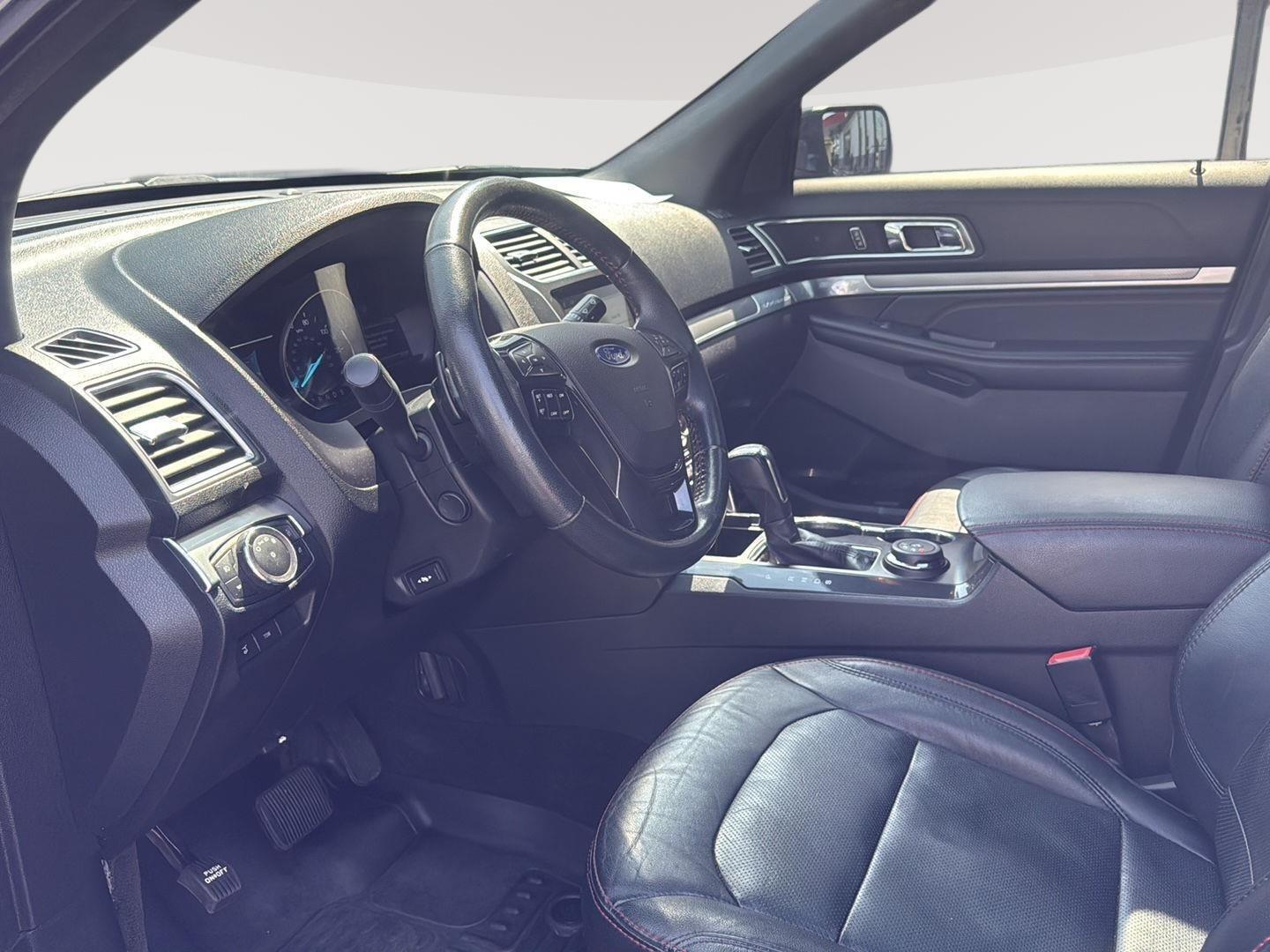 2017 Ford Explorer Sport photo 15