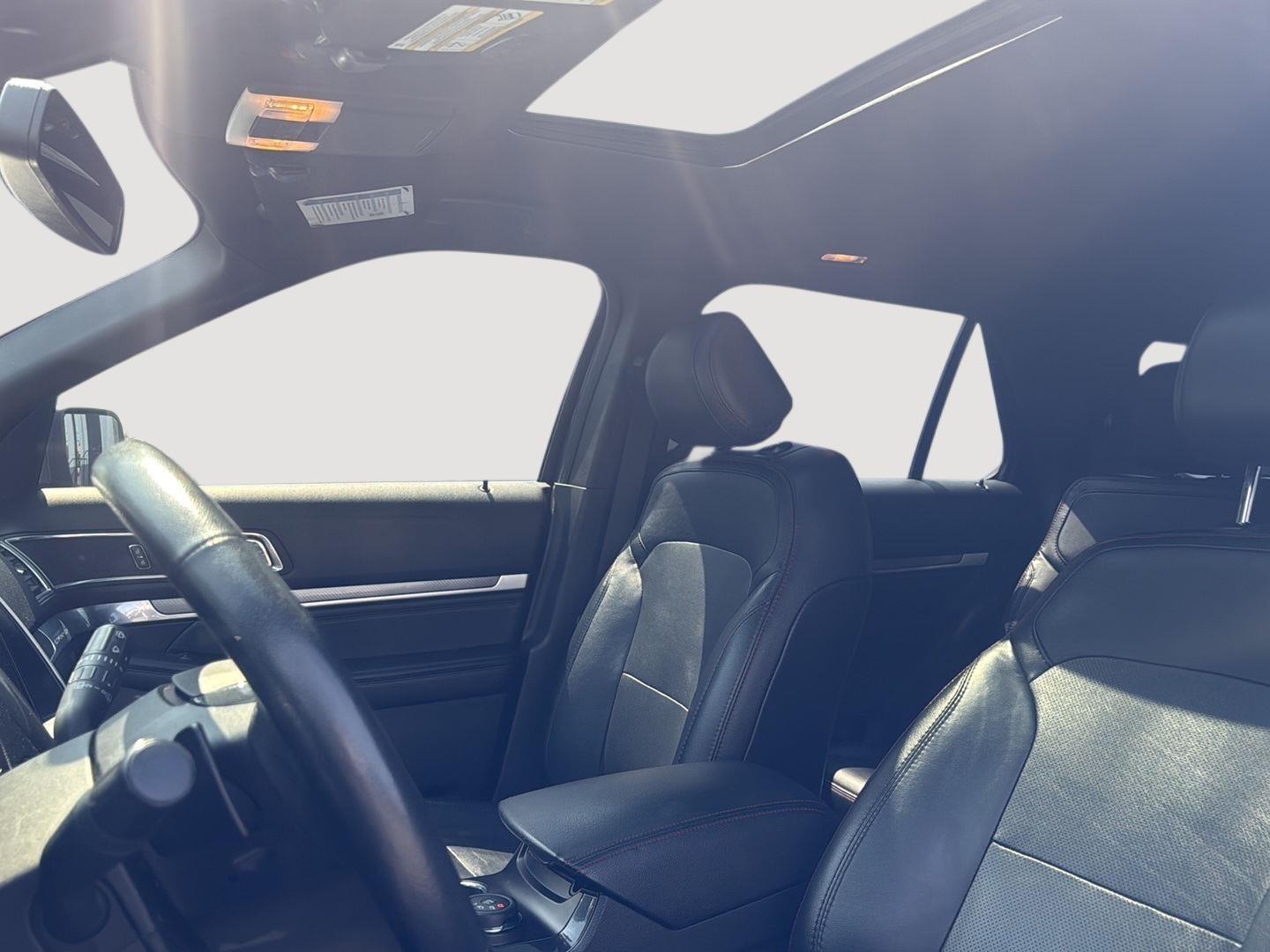 2017 Ford Explorer Sport photo 16