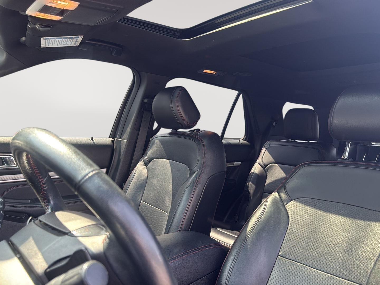 2017 Ford Explorer Sport photo 17
