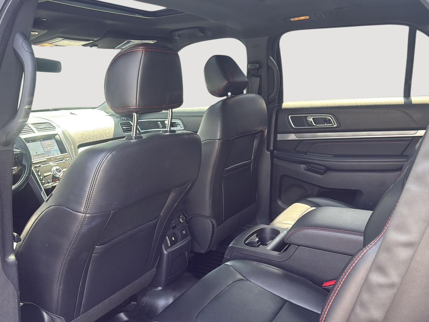 2017 Ford Explorer Sport photo 20