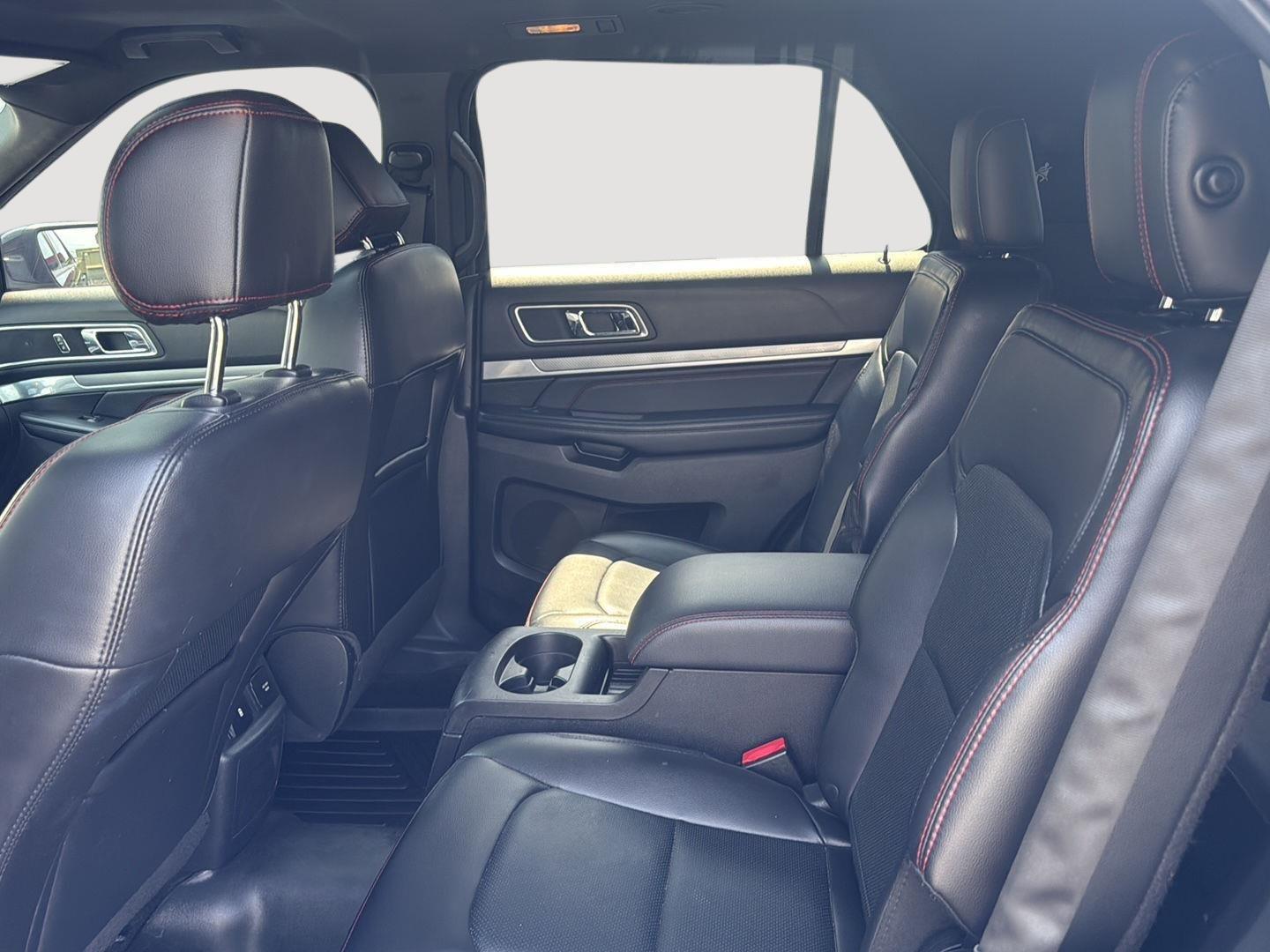 2017 Ford Explorer Sport photo 21