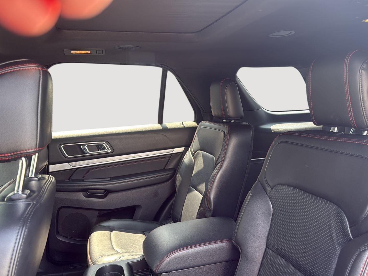 2017 Ford Explorer Sport photo 24