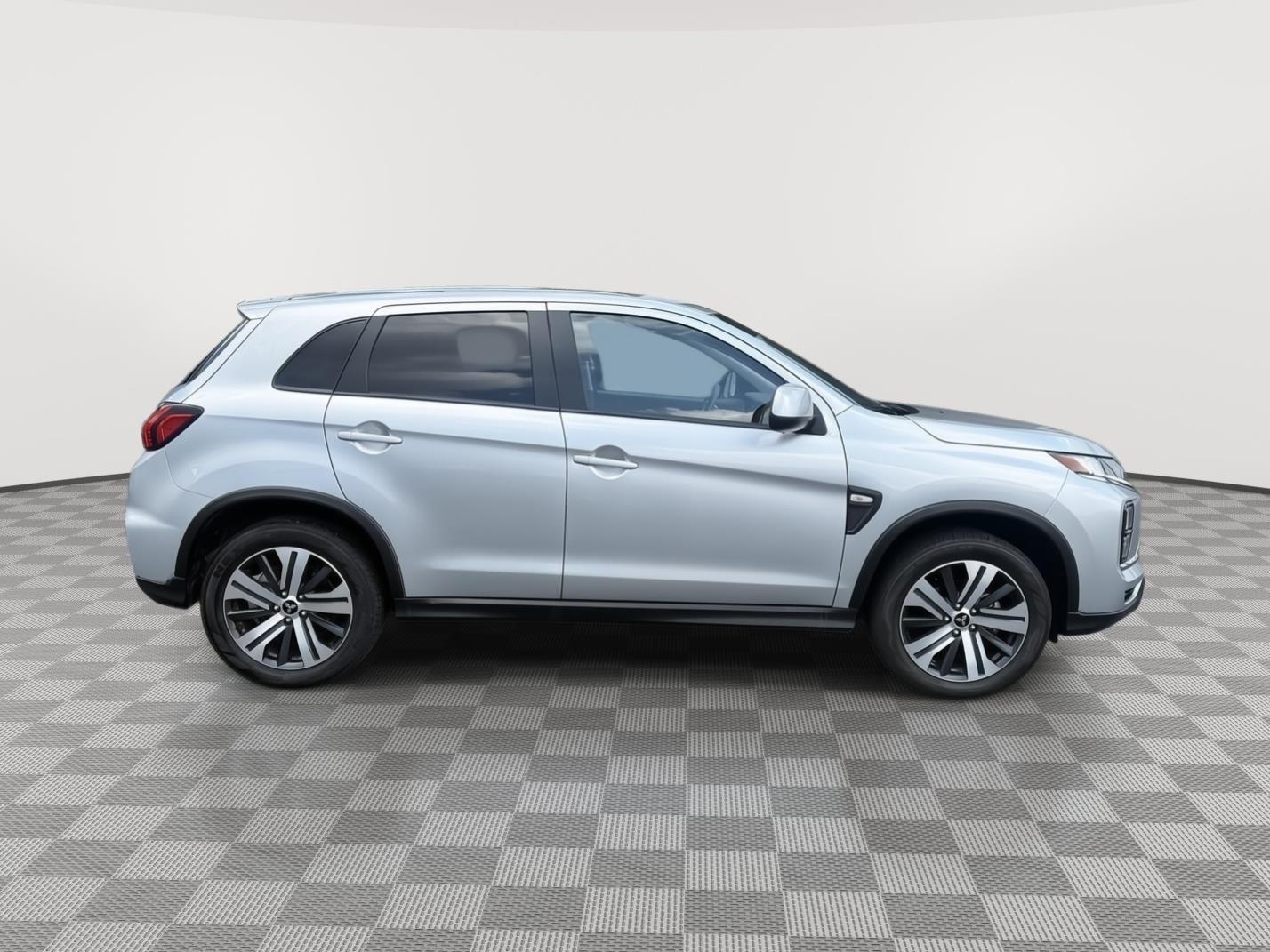 2024 Mitsubishi Outlander Sport ES LE SE photo 5