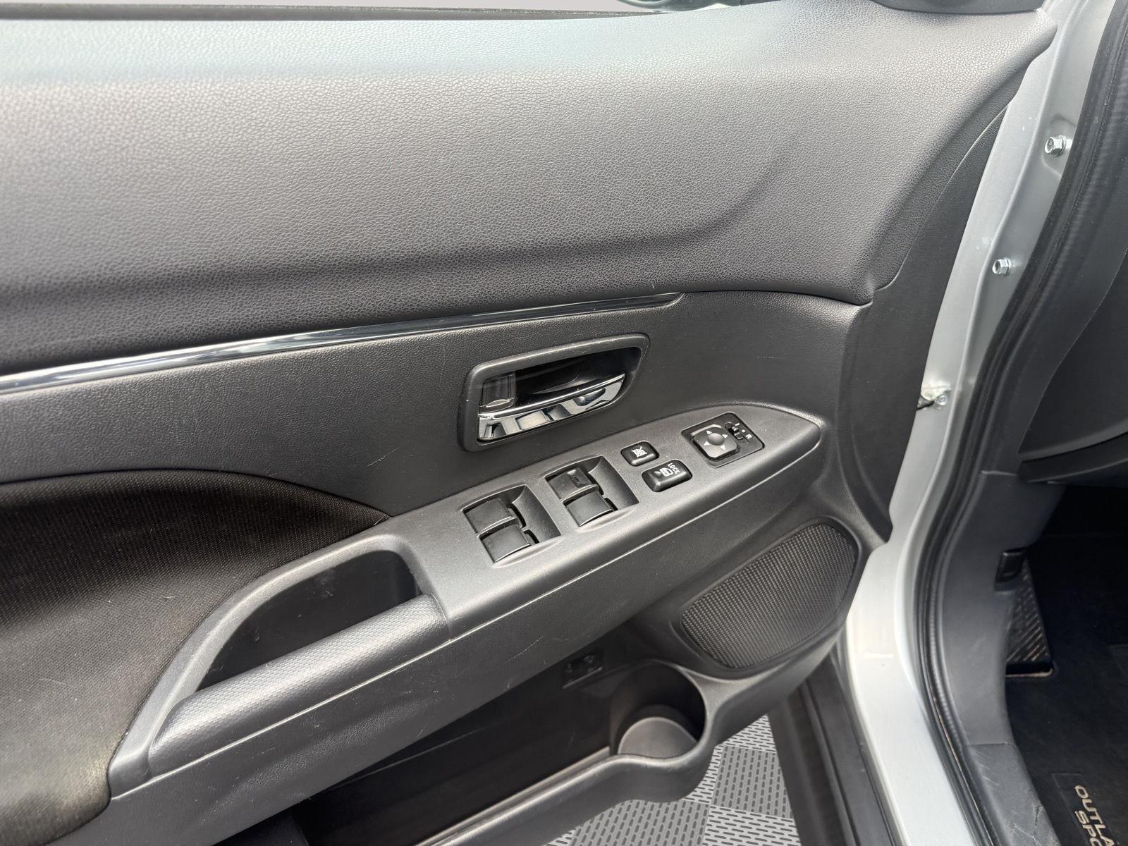 2024 Mitsubishi Outlander Sport ES LE SE photo 9