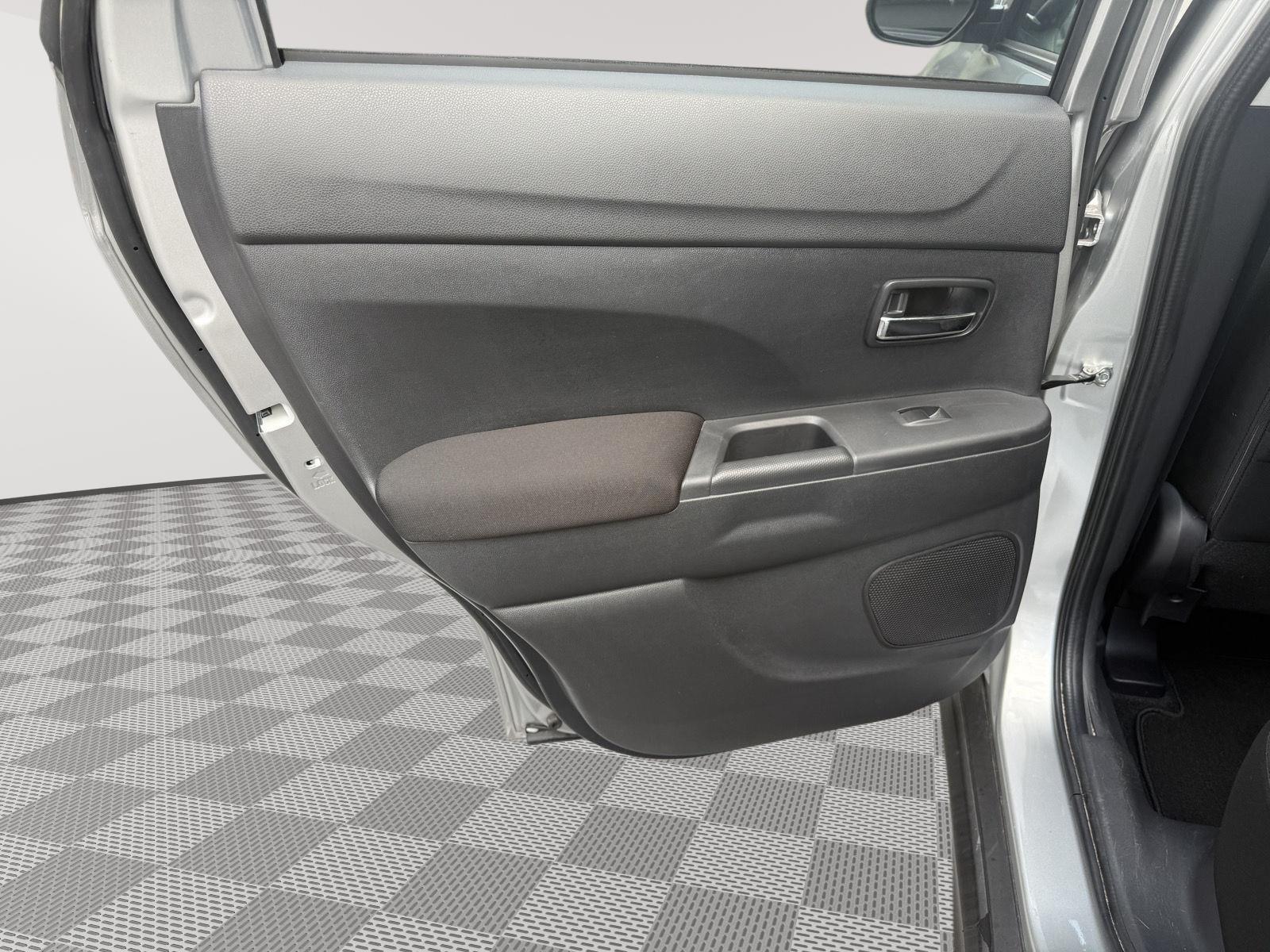 2024 Mitsubishi Outlander Sport ES LE SE photo 20
