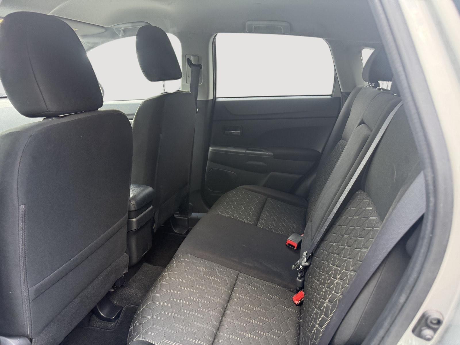 2024 Mitsubishi Outlander Sport ES LE SE photo 23