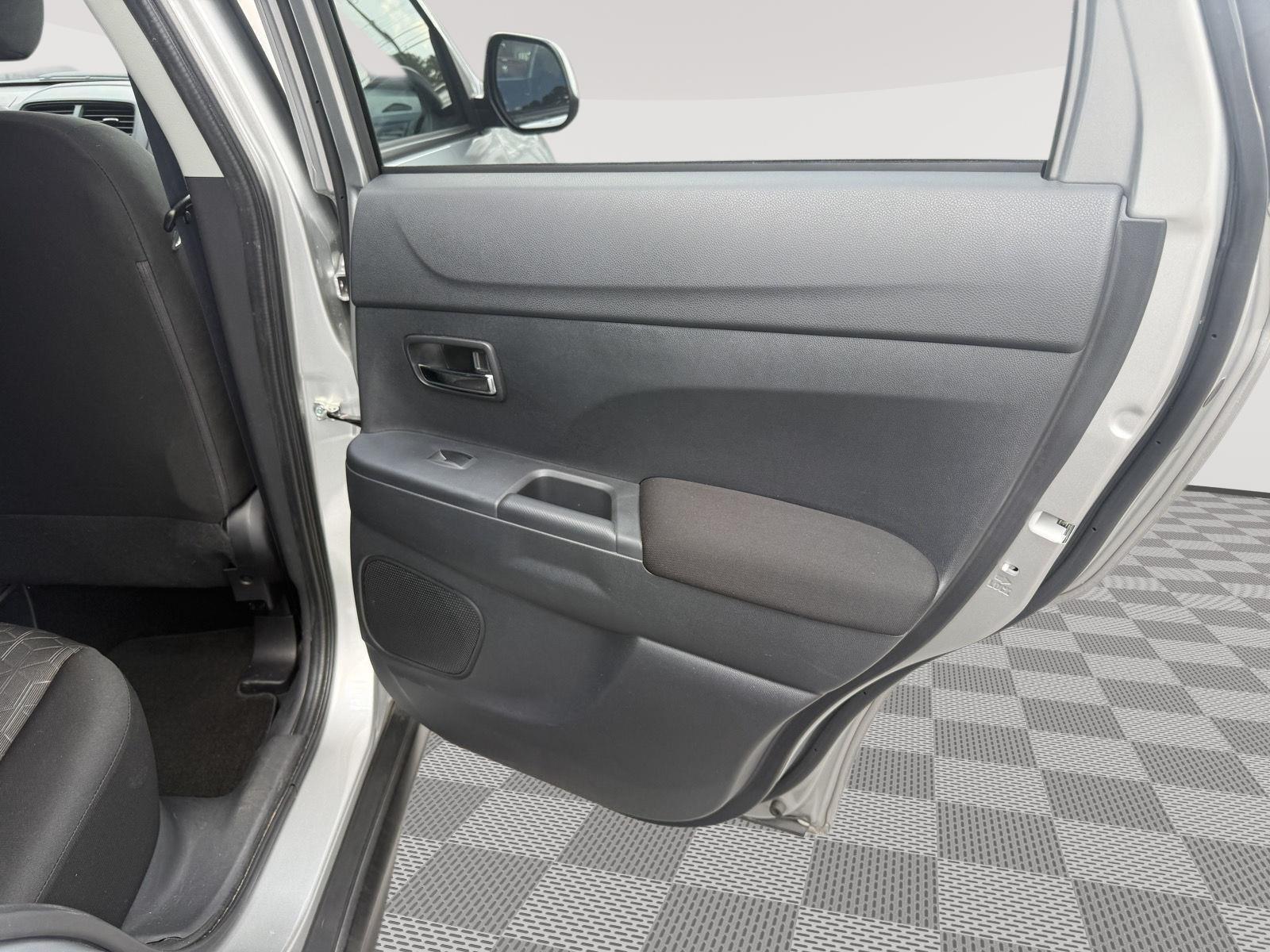 2024 Mitsubishi Outlander Sport ES LE SE photo 35