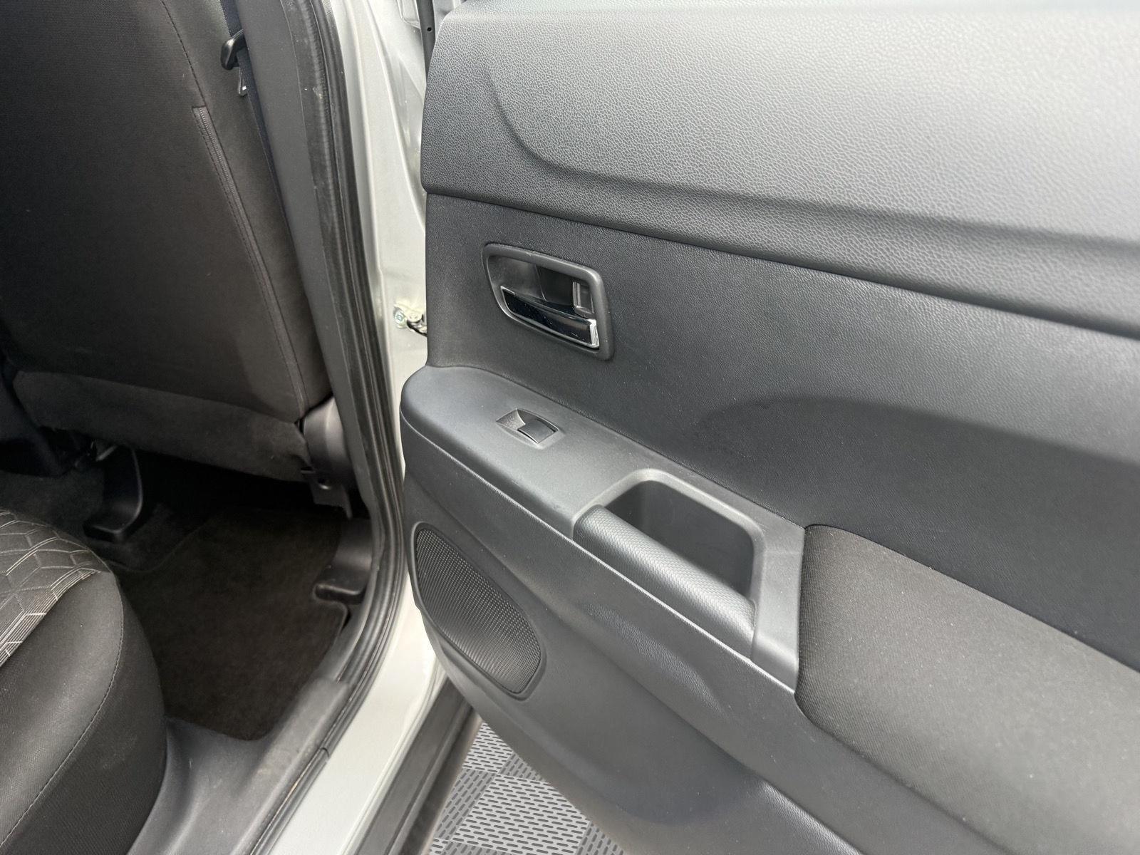 2024 Mitsubishi Outlander Sport ES LE SE photo 36