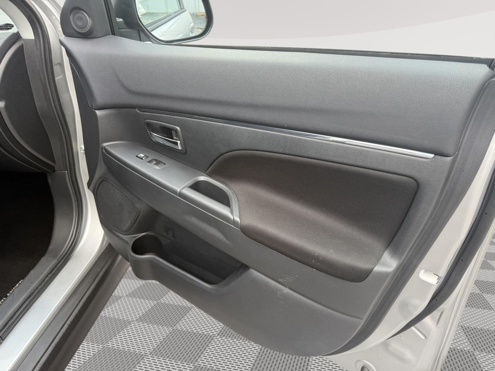 2024 Mitsubishi Outlander Sport ES LE SE photo 40