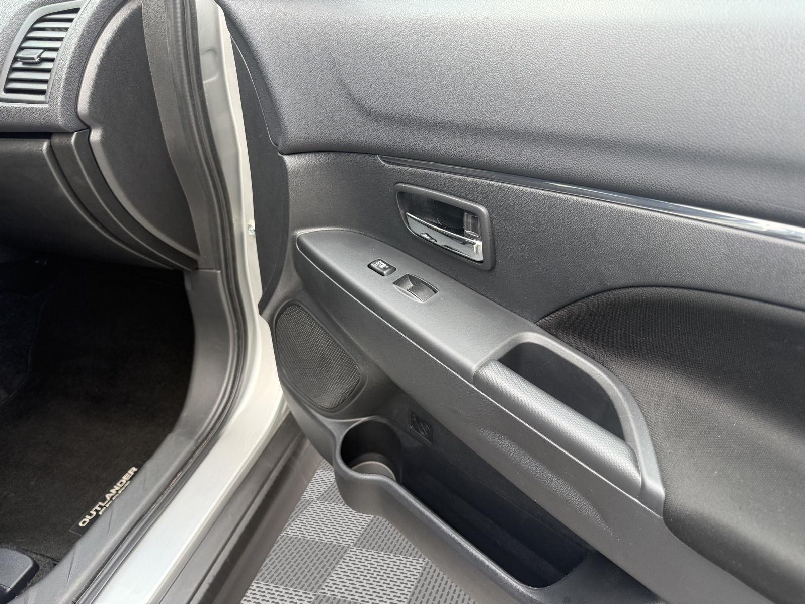 2024 Mitsubishi Outlander Sport ES LE SE photo 46