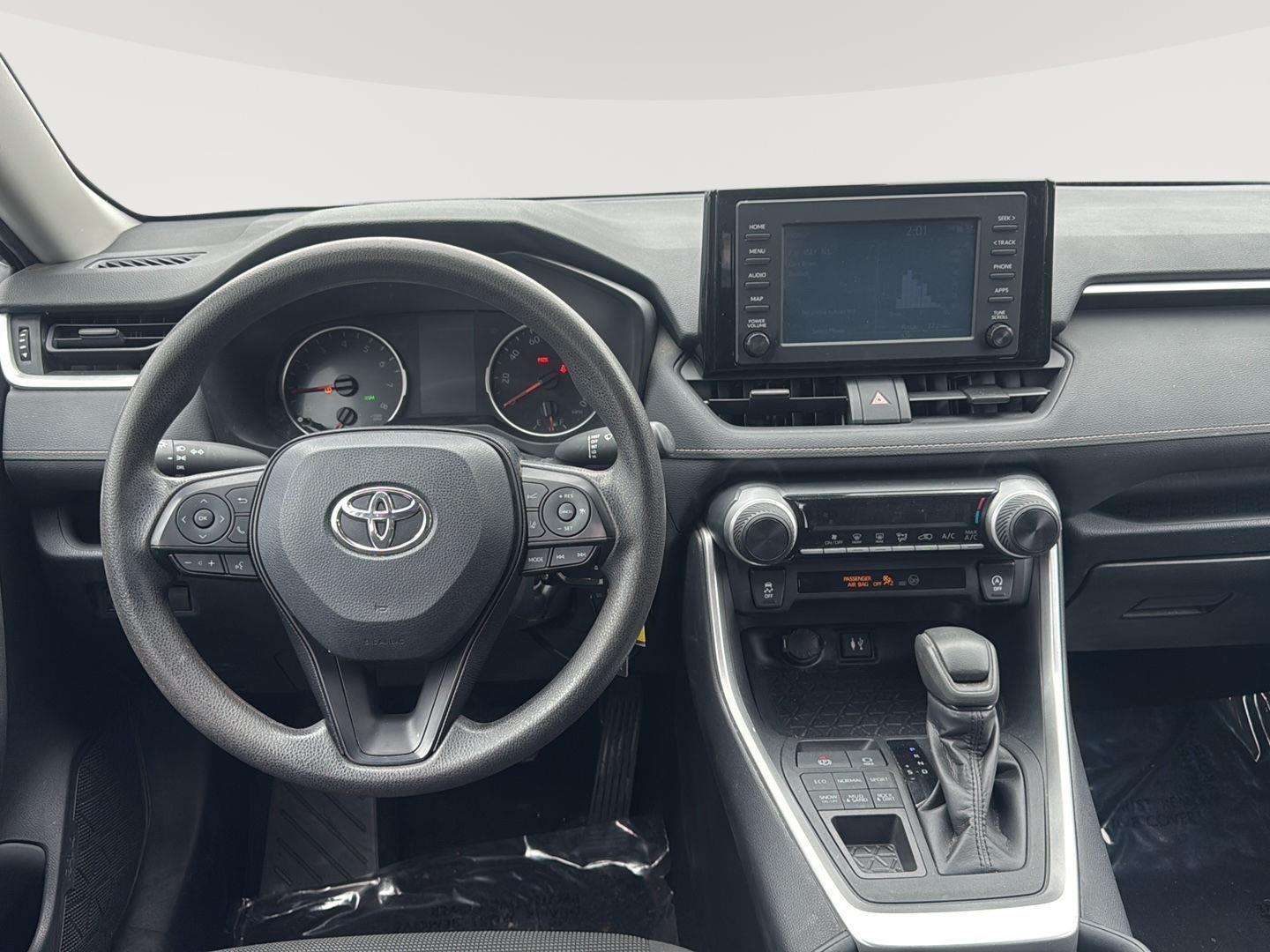 2019 Toyota RAV4 LE photo 25