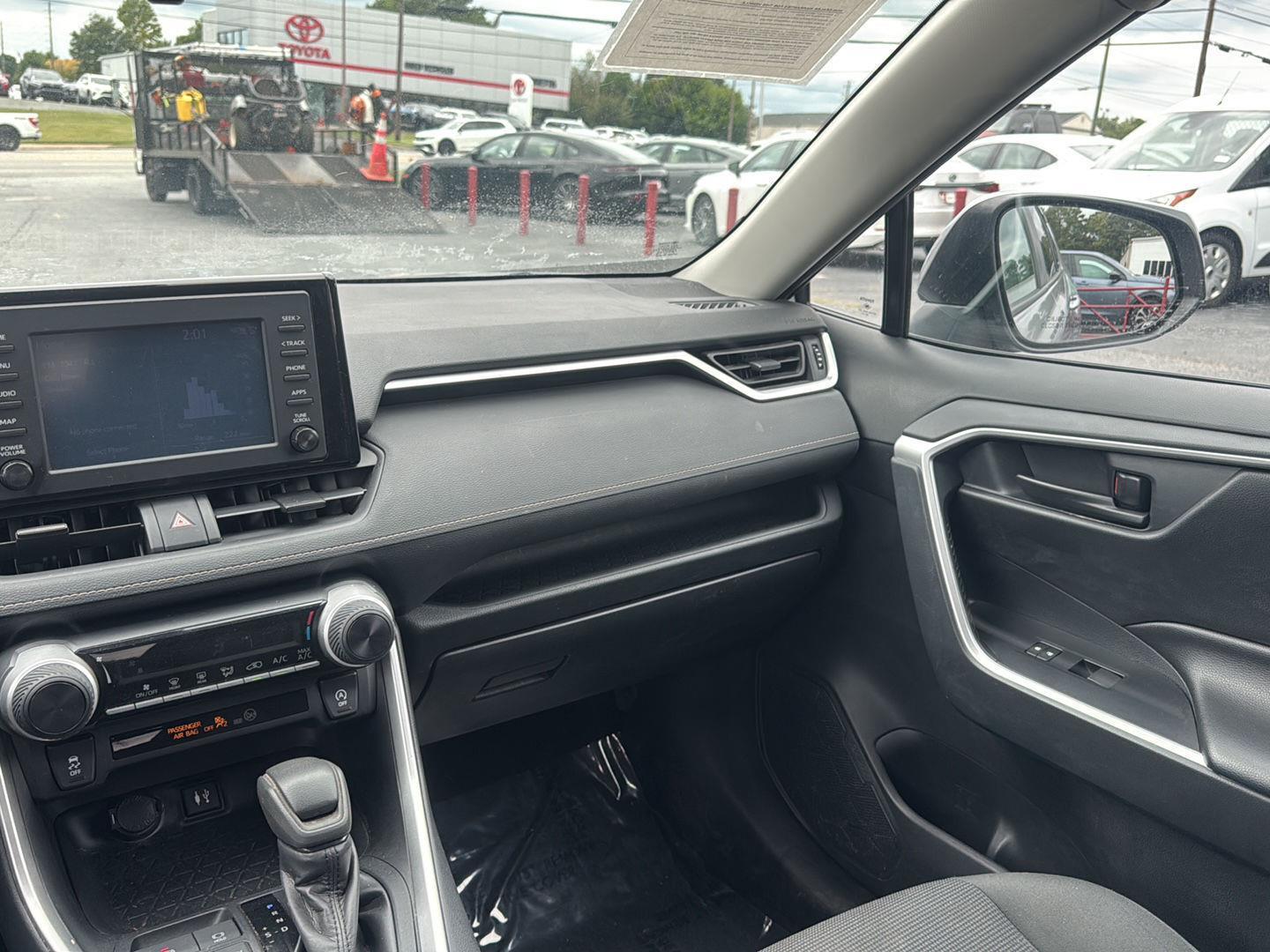 2019 Toyota RAV4 LE photo 27