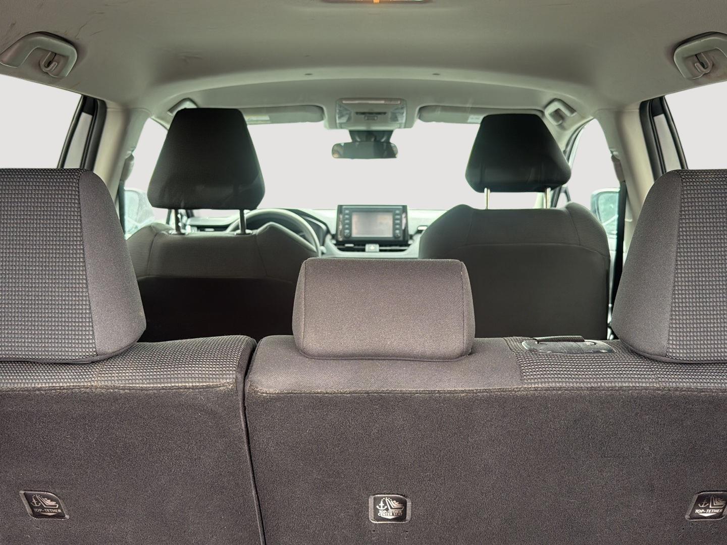 2019 Toyota RAV4 LE photo 32