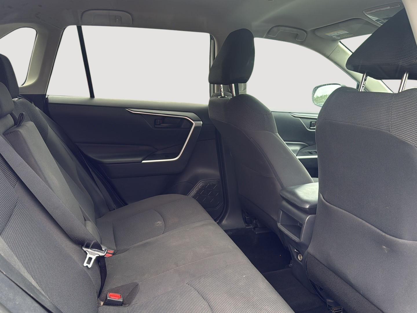 2019 Toyota RAV4 LE photo 36