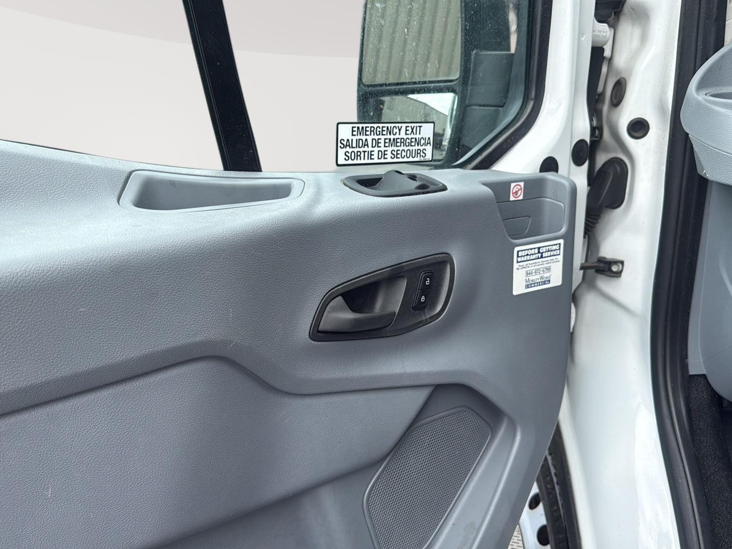 2019 Ford Transit Passenger XL photo 3
