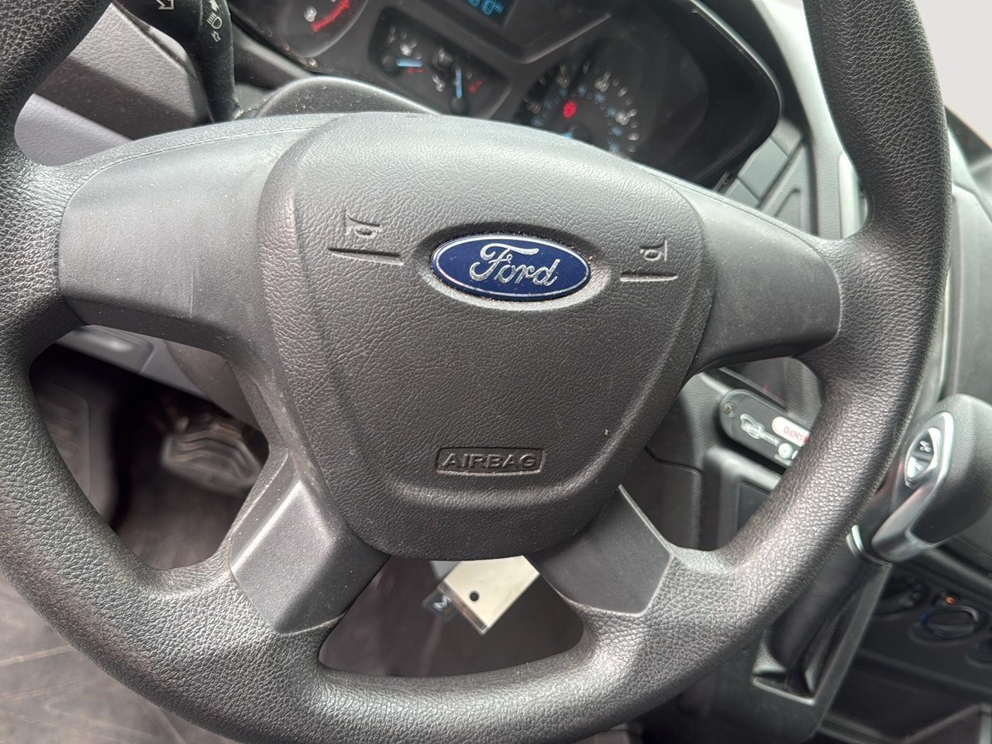 2019 Ford Transit Passenger XL photo 4