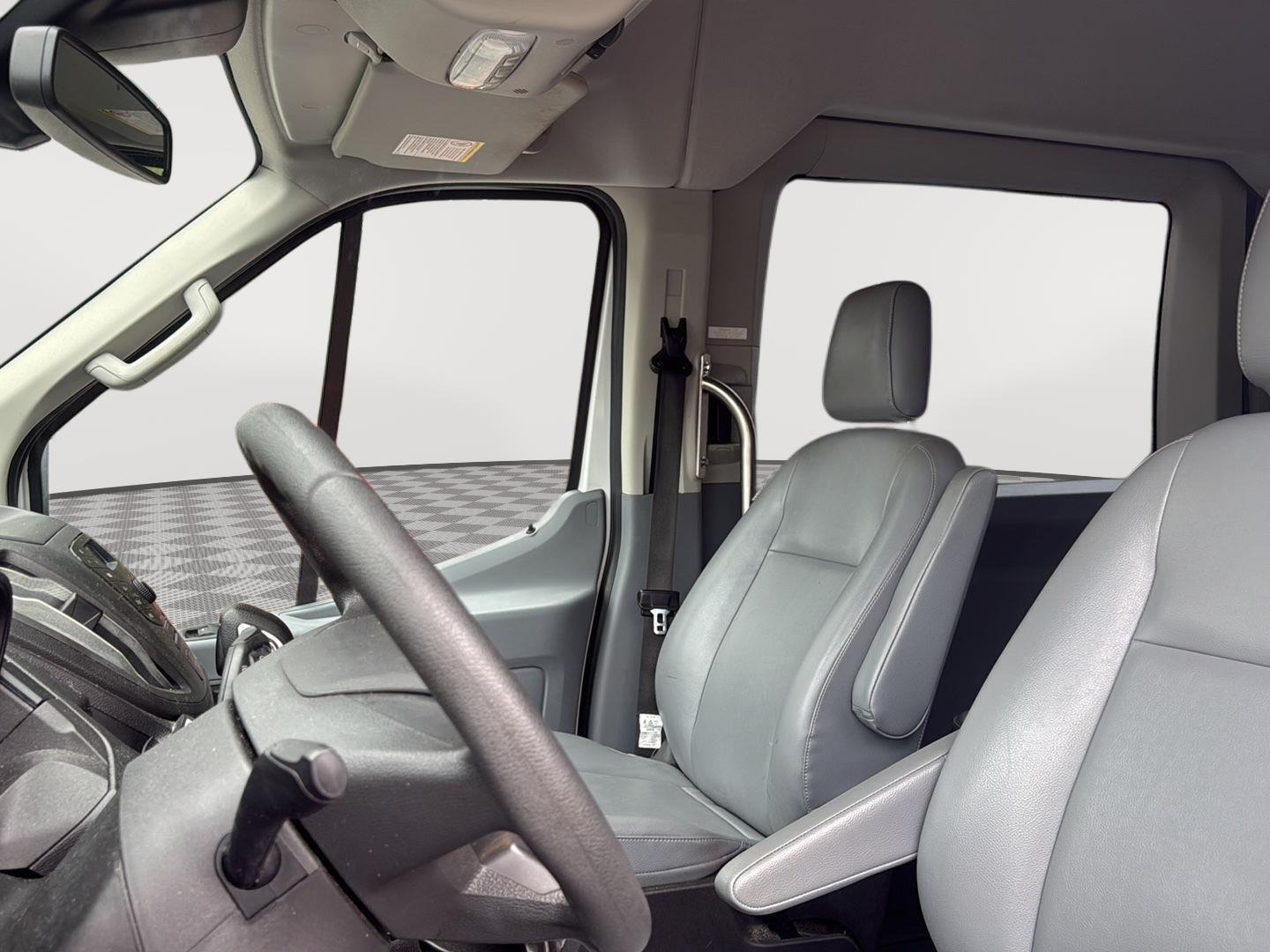 2019 Ford Transit Passenger XL photo 8