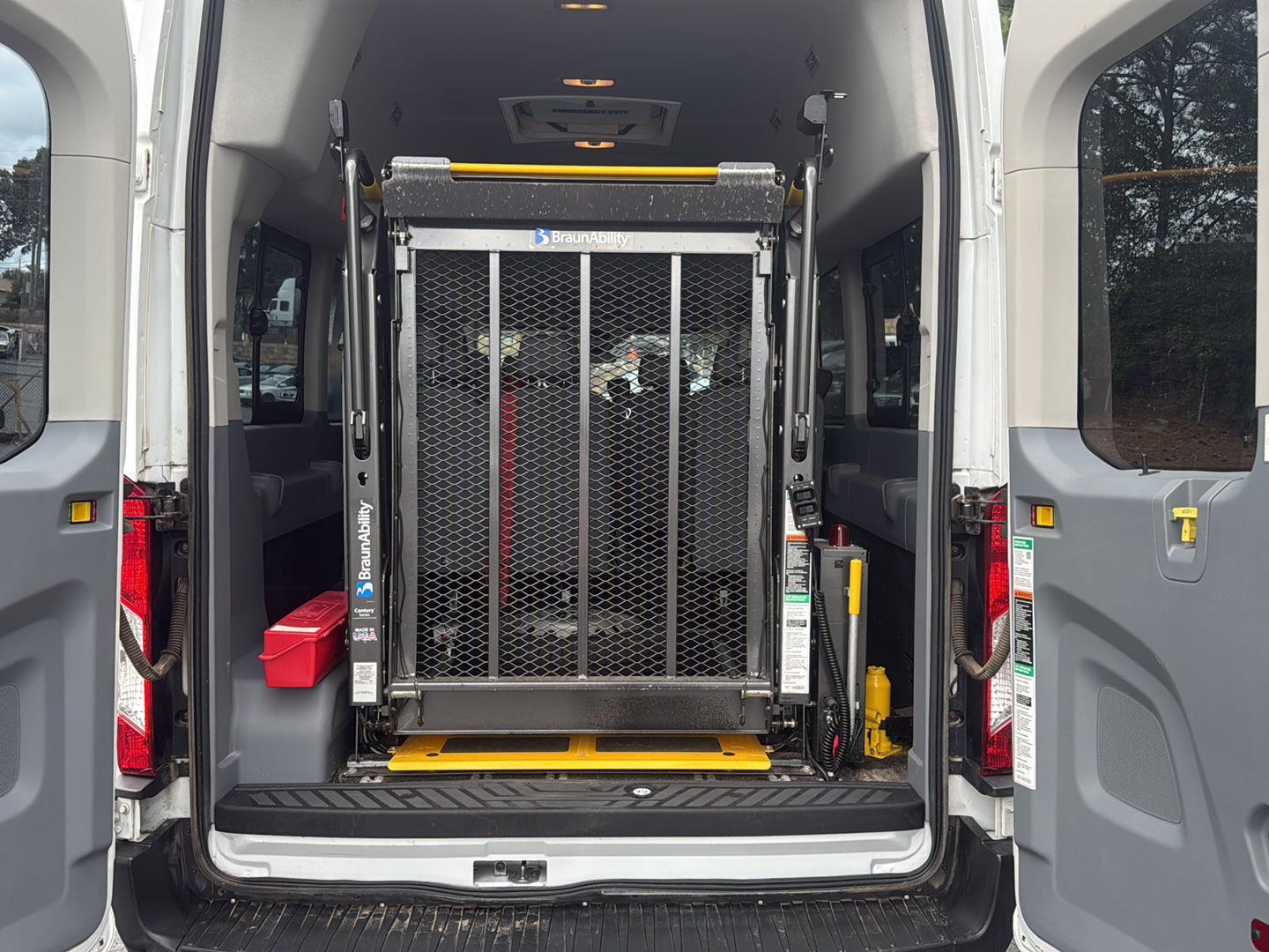 2019 Ford Transit Passenger XL photo 10