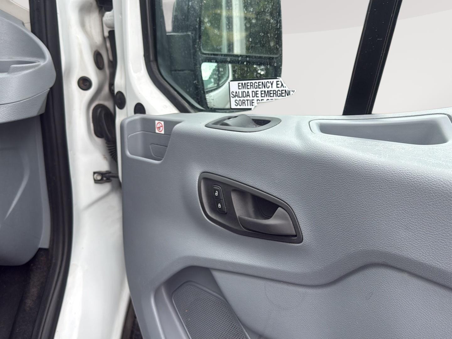 2019 Ford Transit Passenger XL photo 25