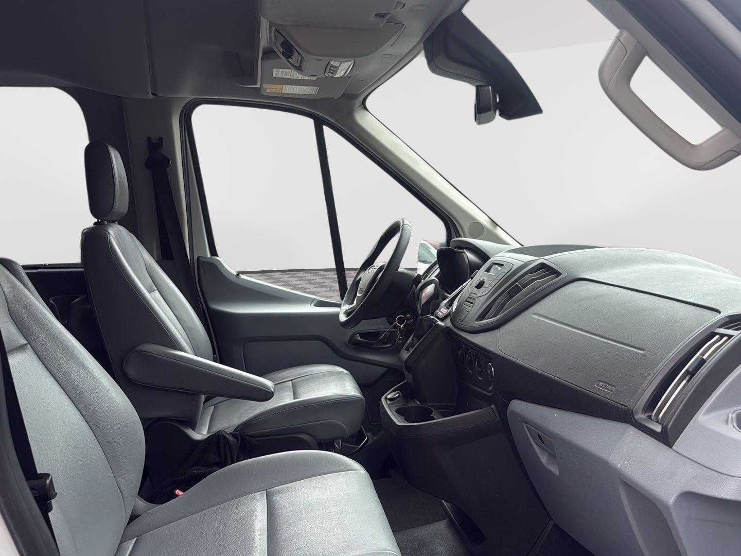 2019 Ford Transit Passenger XL photo 28