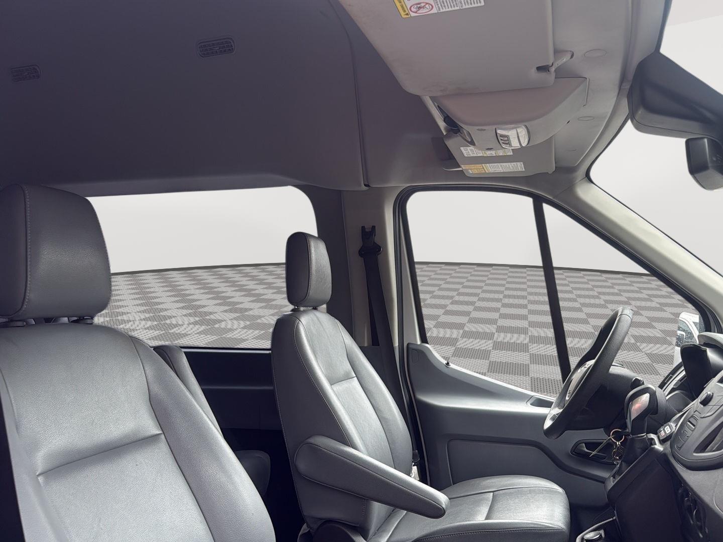2019 Ford Transit Passenger XL photo 29