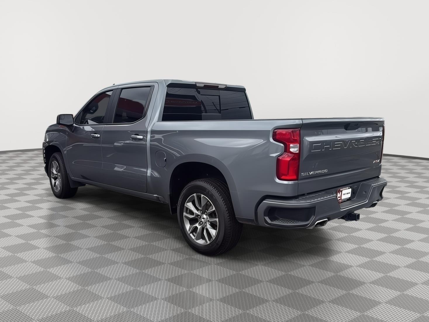 2021 Chevrolet Silverado 1500 RST photo 3