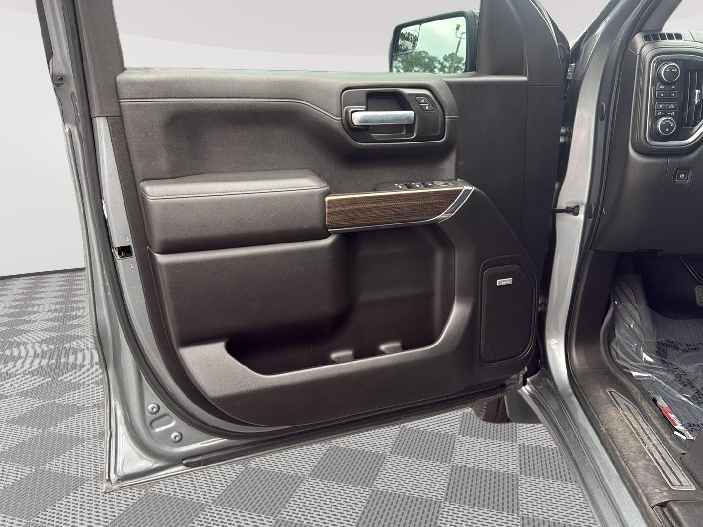 2021 Chevrolet Silverado 1500 RST photo 9